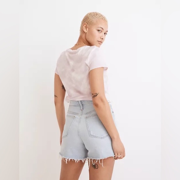 NWT Madewell The Curvy Momjean Jean Short in Flintwood Wash Distressed ND691 - Picture 4 of 14